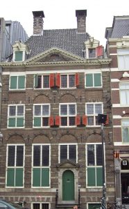 La casa di Rembrandt nella Jodenbreestraat nel quartiere ebraico in cui il pittore visse tra il 1639 e il 1656. Oggi vi si trova il museo Rembrandthuis